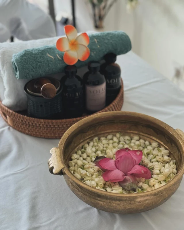 Serene and solace 

#homespa #luxe #balinese #women #couples
